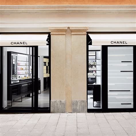 nuova boutique chanel roma